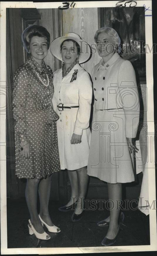 1974 Mary Brooks Soule Allen, 1950, & other former Carnival Queens-Historic Images