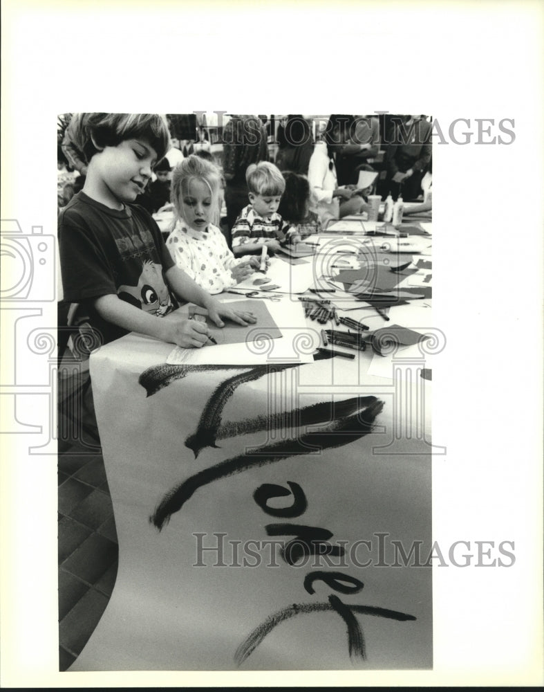 1995 Press Photo The Kids Club of Oakwood Center held Monet Madness event - Historic Images