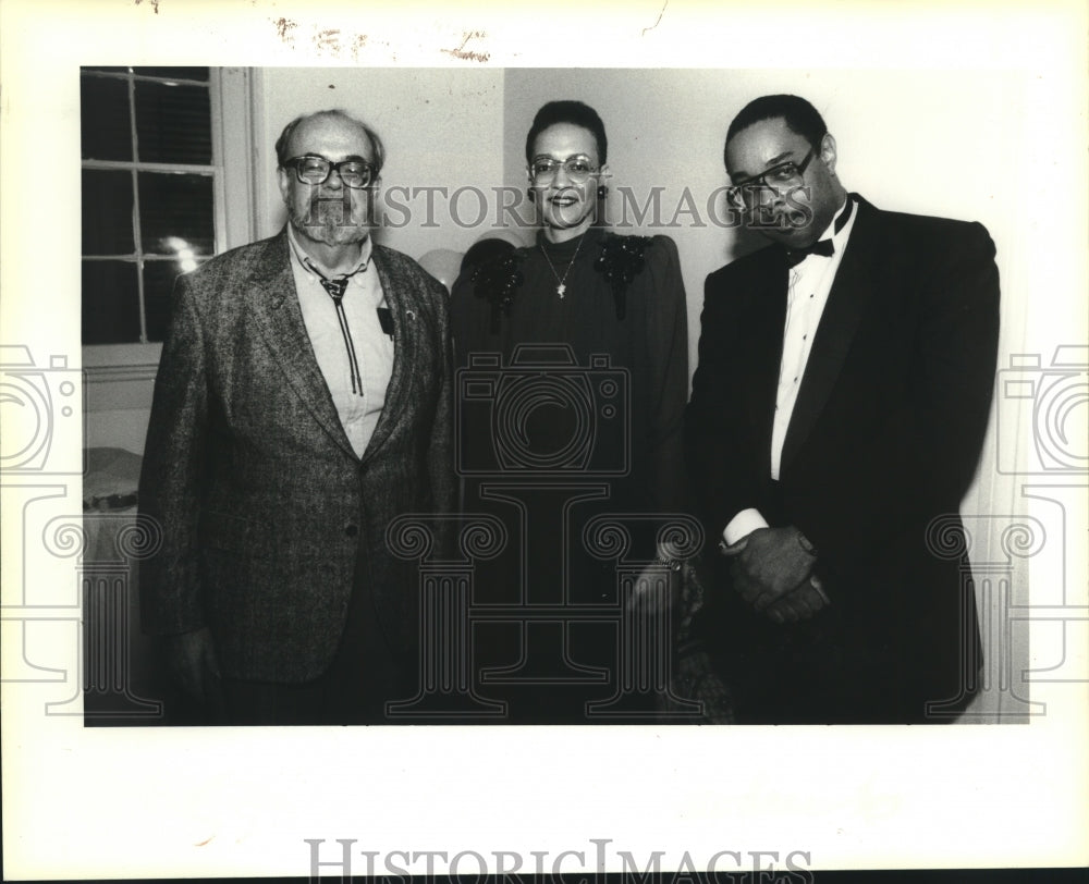 1991 Press Photo Tom Tews, Marvel Gabriel and Michael White at St. Marys. - Historic Images