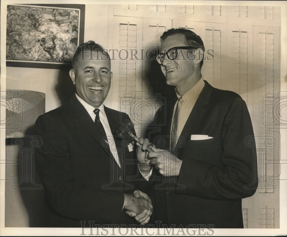 1964 Press Photo Forney Fuller and L. L. Denson of the Petroleum Club - Historic Images