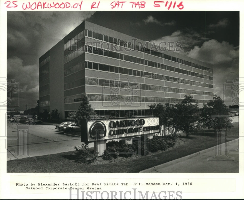 1986 Press Photo Oakwood Corporate Center at 401 Whitney Avenue, Gretna - Historic Images