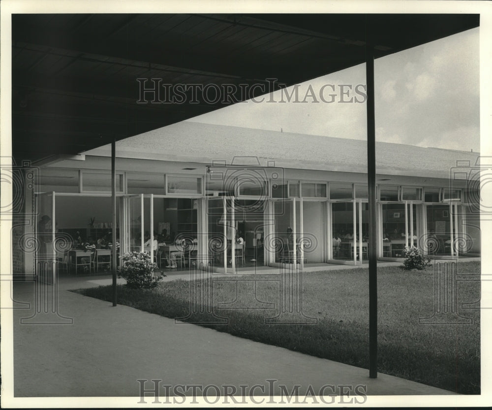 1955 McDonogh No. 36 elementary school at Jackson Ave. &amp; Freret St.-Historic Images