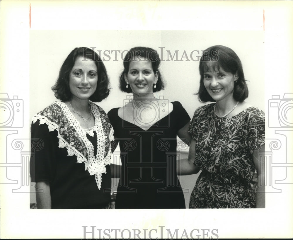 1991 Press Photo Liz Frischhertz with Alden Tryforos &amp; Evelyn Thompson at party - Historic Images