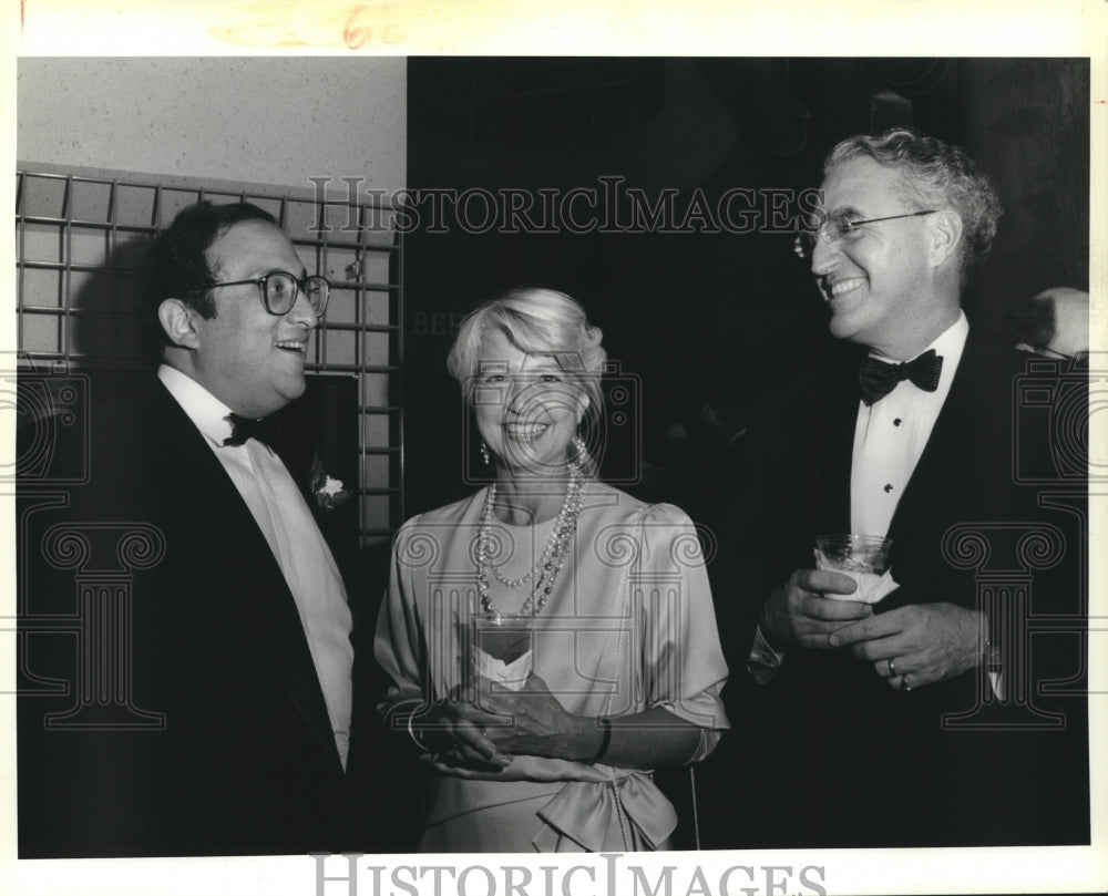 1991 Press Photo David Fine with Flora &amp; Dr. Ron French - Historic Images