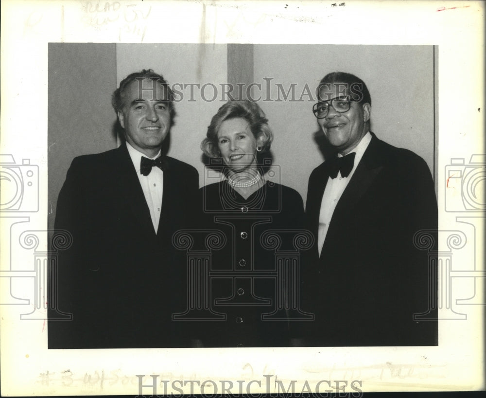 1989 Press Photo Dr. Ron French, Anne Milling and Sam Cook - Historic Images