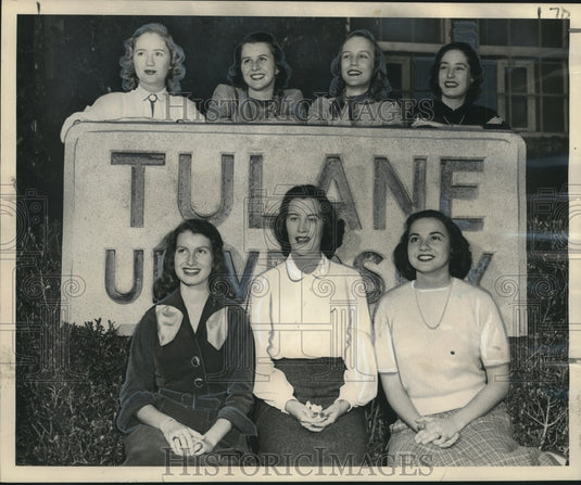 1950 Press Photo Homecoming Queen Sara French and court of six maids at Tulane - Historic Images