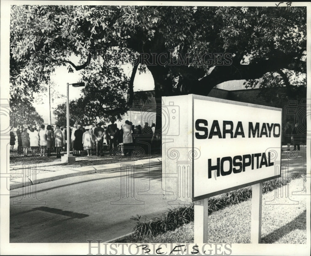 1972 Press Photo Dedication of final construction phase of Sara Mayo Hospital - Historic Images