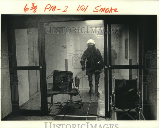 1984 Press Photo Firefighters remove smoke from Mercy Hospital - nob15703 - Historic Images