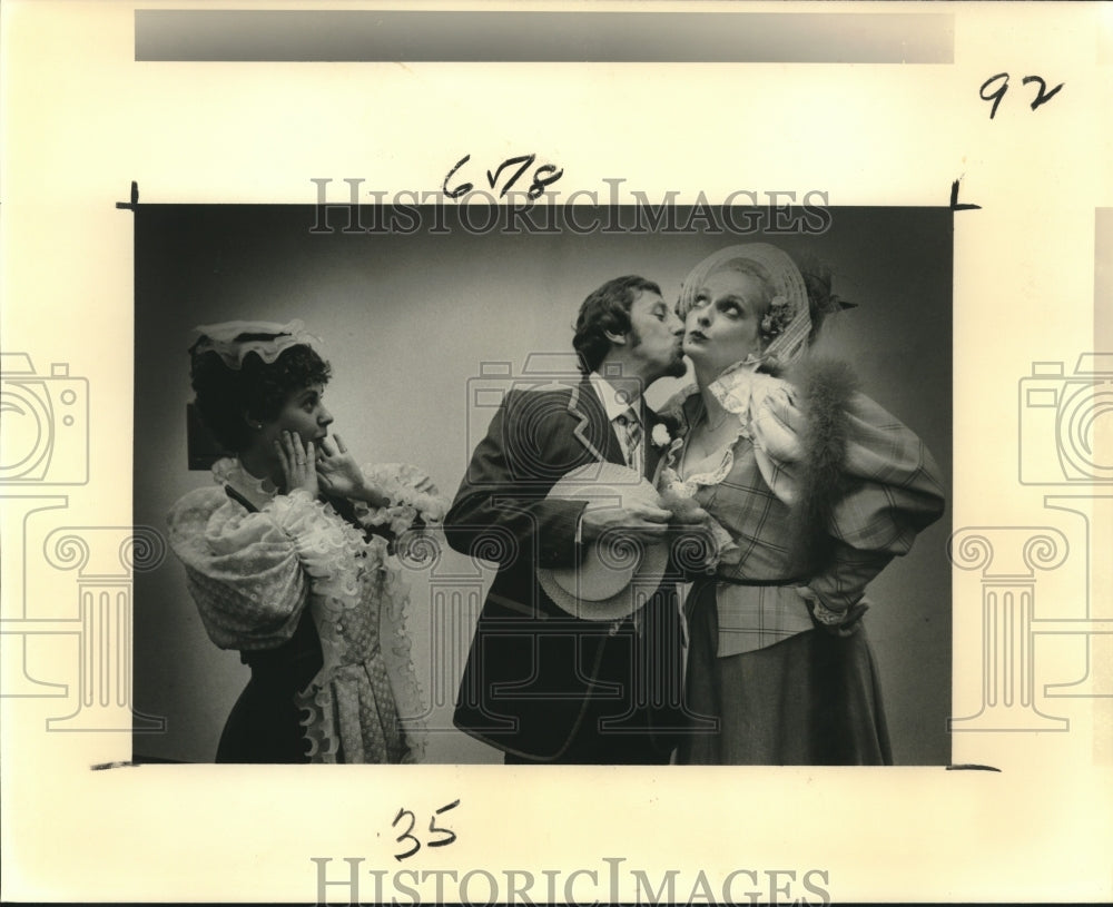 1978 Press Photo A scene from &quot;Holding the Bag&quot; performed at Tulane Center Stage - Historic Images