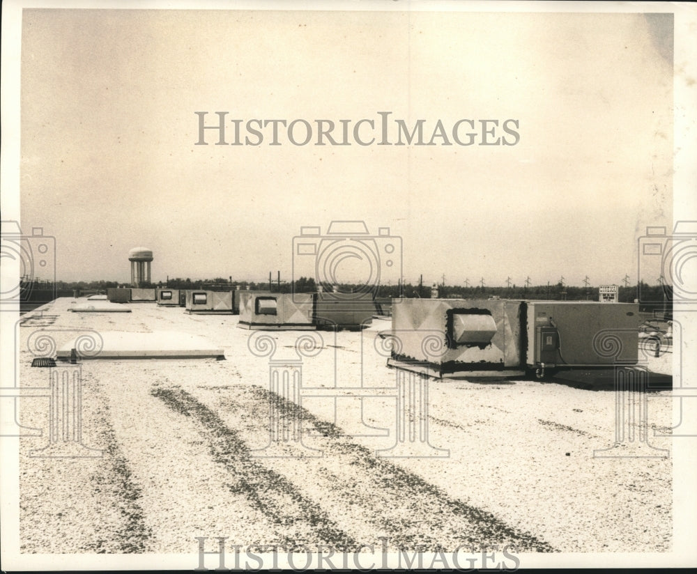 1968 Press Photo Air conditioners on roof of the Lakeside Mall - nob15811 - Historic Images