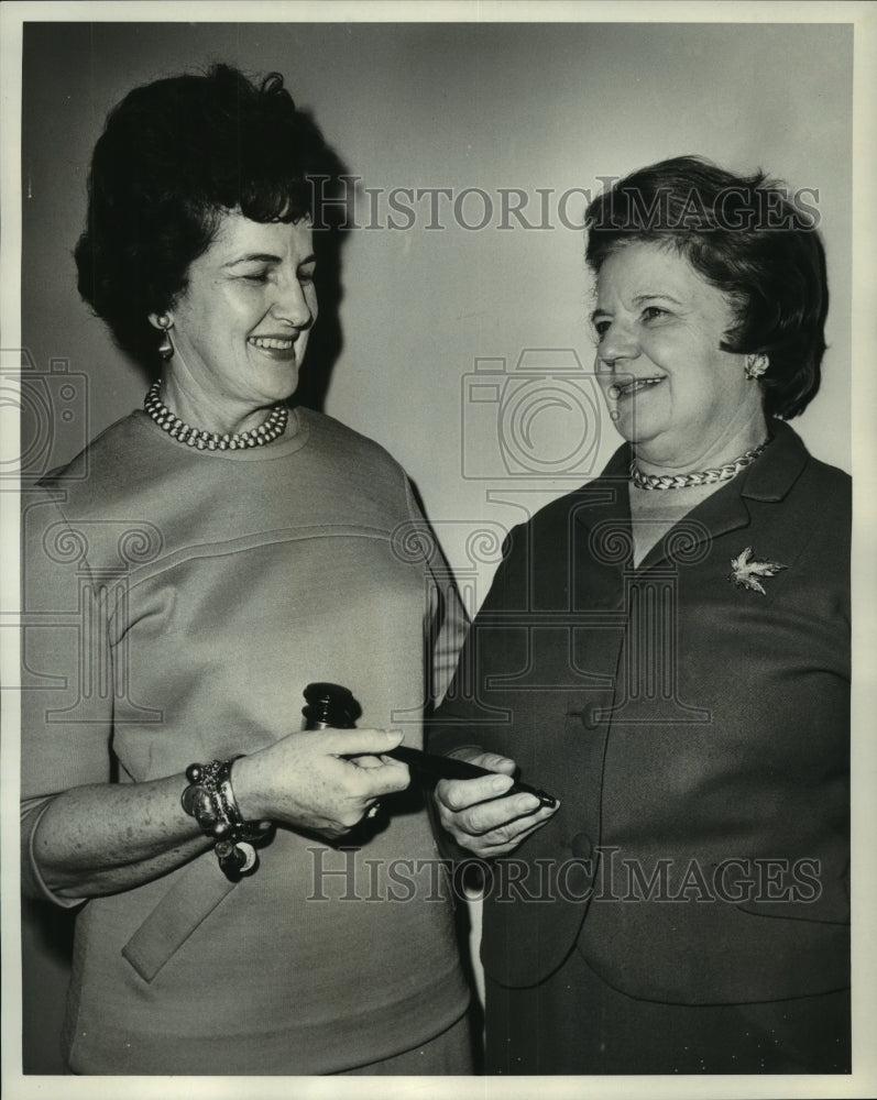 1967 Press Photo Little Sisters of the Poor Guild leaders at 1501 North Johnson - Historic Images