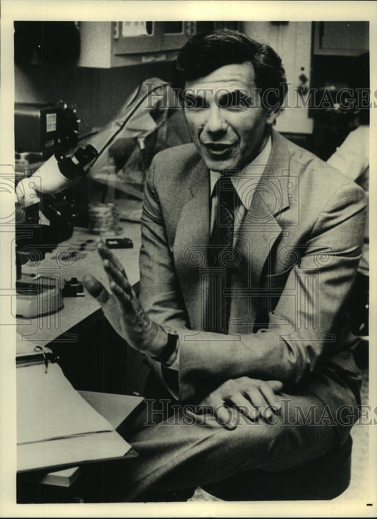 1988 Press Photo Willard Gaylin, President, Hastings Center, Briarcliff Manor NY - Historic Images