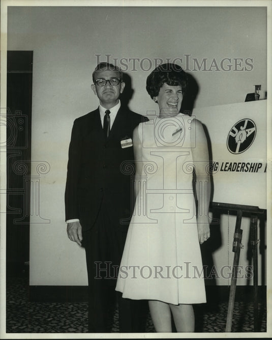 1966 Press Photo Mr. & Mrs. Herbert Garon at UJA Leadership event. - nob16190-Historic Images