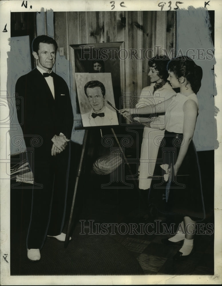 1960 Press Photo Margaret Lanneau Foster puts finishing touches on portrait - Historic Images