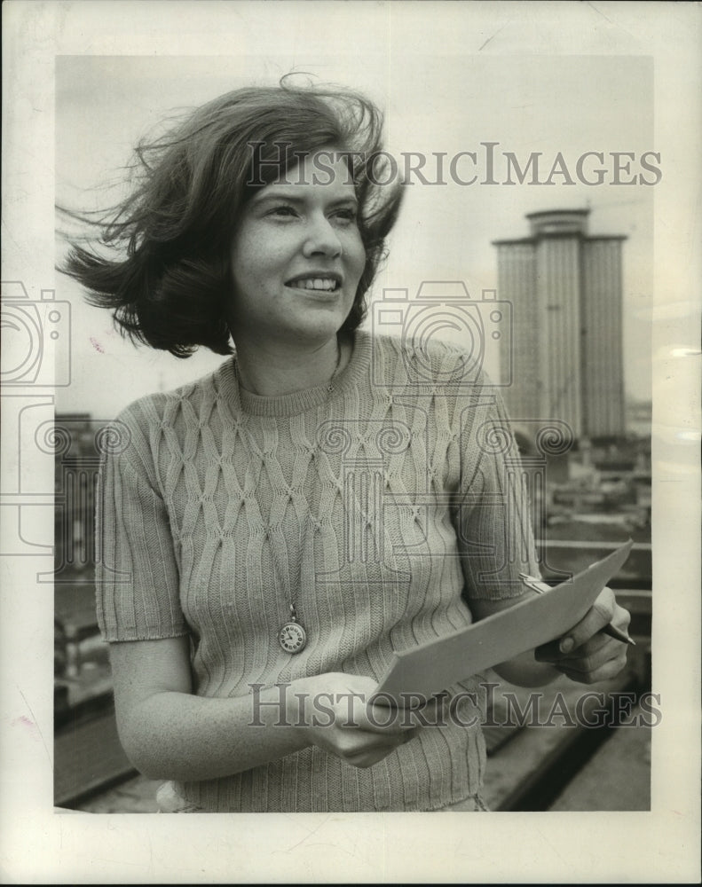 1966 Press Photo Julie Smith, Dixie Roto&#39;s newest staff member, - nob16243 - Historic Images