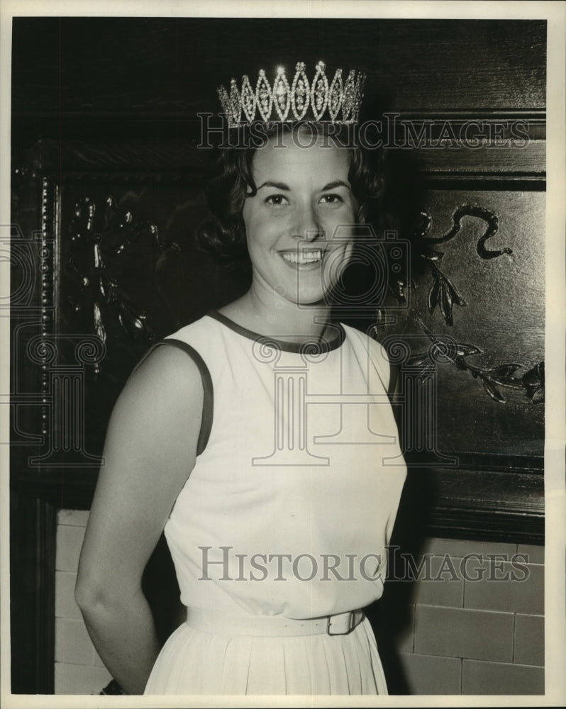 1964 Miss Loyce Garrett, Peach Queen. - Historic Images