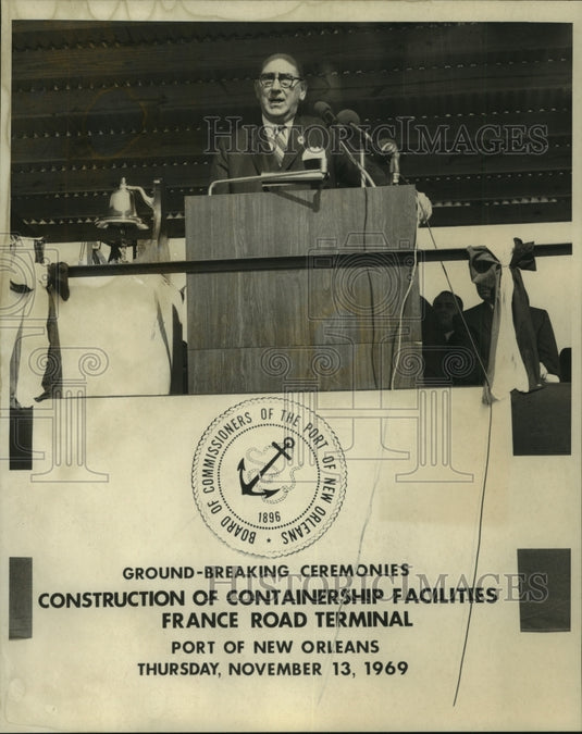 1969 Press Photo Congressman Garmatz speaks at Container-ship facilities - Historic Images