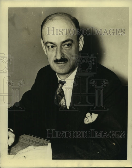 1967 Press Photo Frank P. Ganucheau, cashier of American Bank and Trust Company - Historic Images