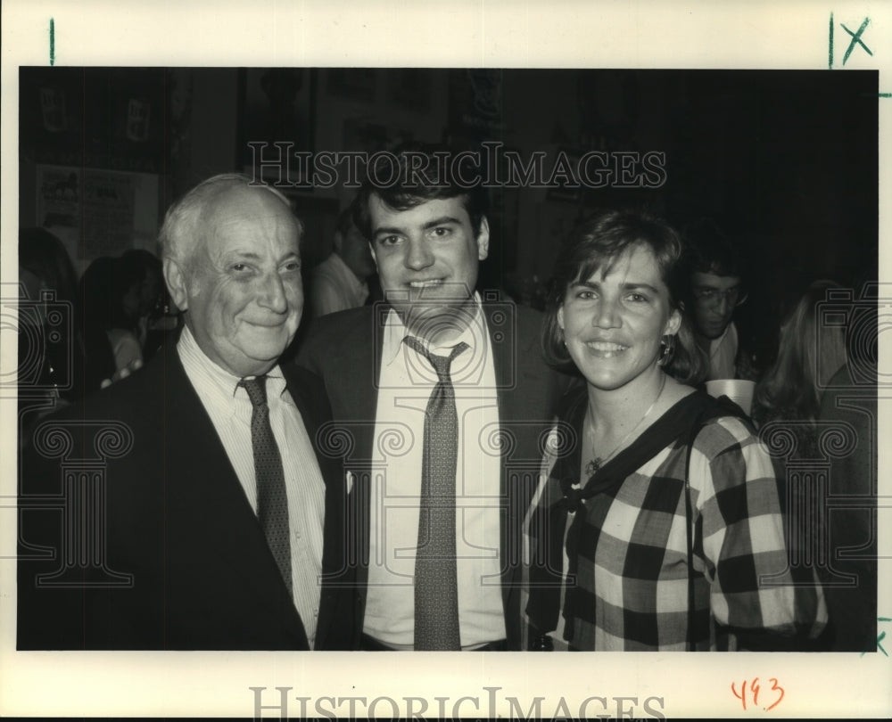 1988 Press Photo Attorney Tony Gelderman &amp; others at &quot;Cancer Rock&quot; party - Historic Images