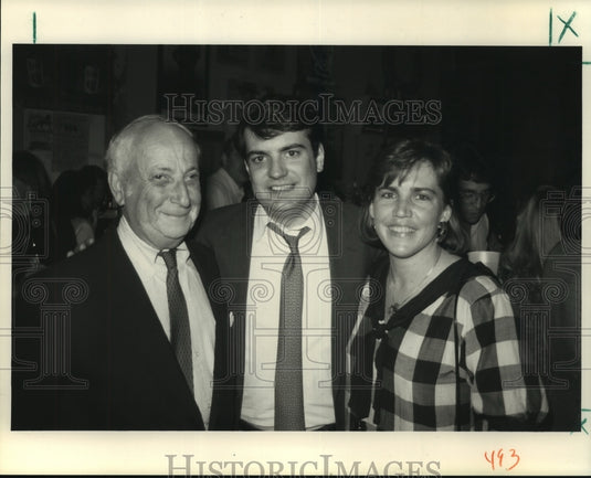 1988 Press Photo Attorney Tony Gelderman & others at "Cancer Rock" party - Historic Images