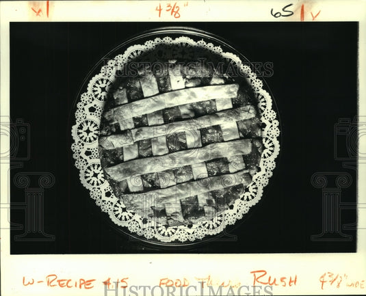 1982 Press Photo Nectarine Pie - nob16657 - Historic Images