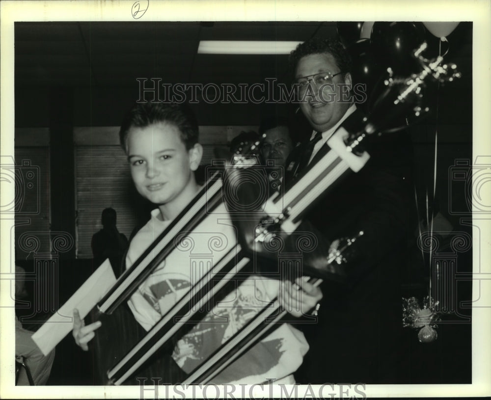 1995 Press Photo 5th Grader Kacy Geraci, wins invention contest for a bilge pump - Historic Images