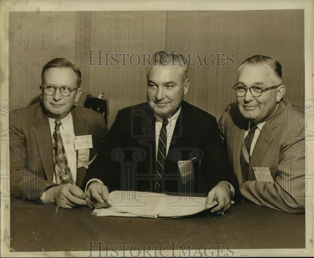 1959 Press Photo Attendees of a Cemetery meeting at the Jung Hotel - nob16753 - Historic Images