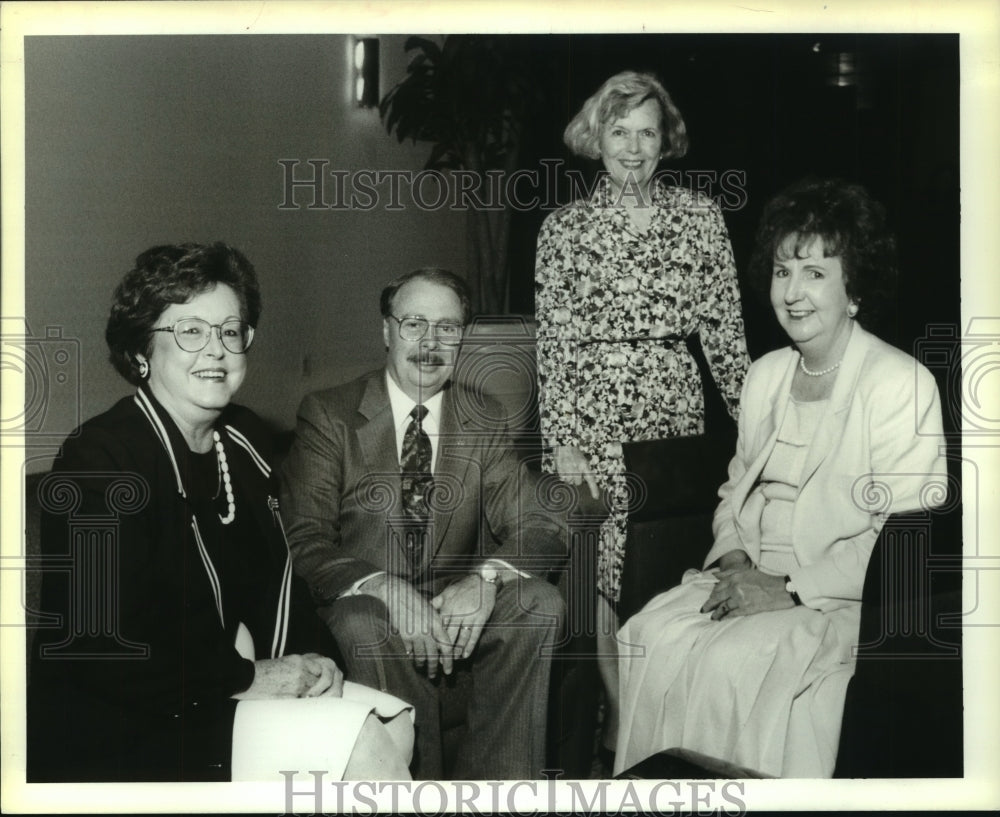 1994 Press Photo Officers and members of the Women For Better Louisiana - Historic Images