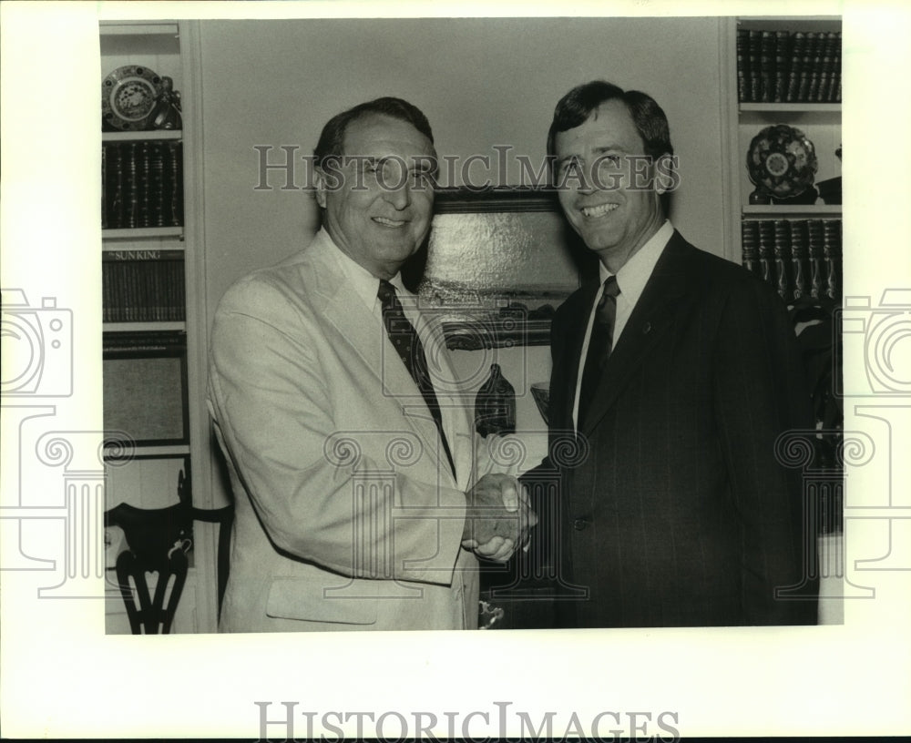 1988 Press Photo Ralph M. Garrard &amp; Gerald Turner at USM Gathering - Historic Images