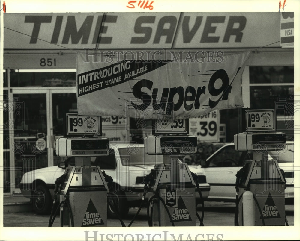 1987 Press Photo Gasoline pumps at Time Saver gasoline station - Historic Images