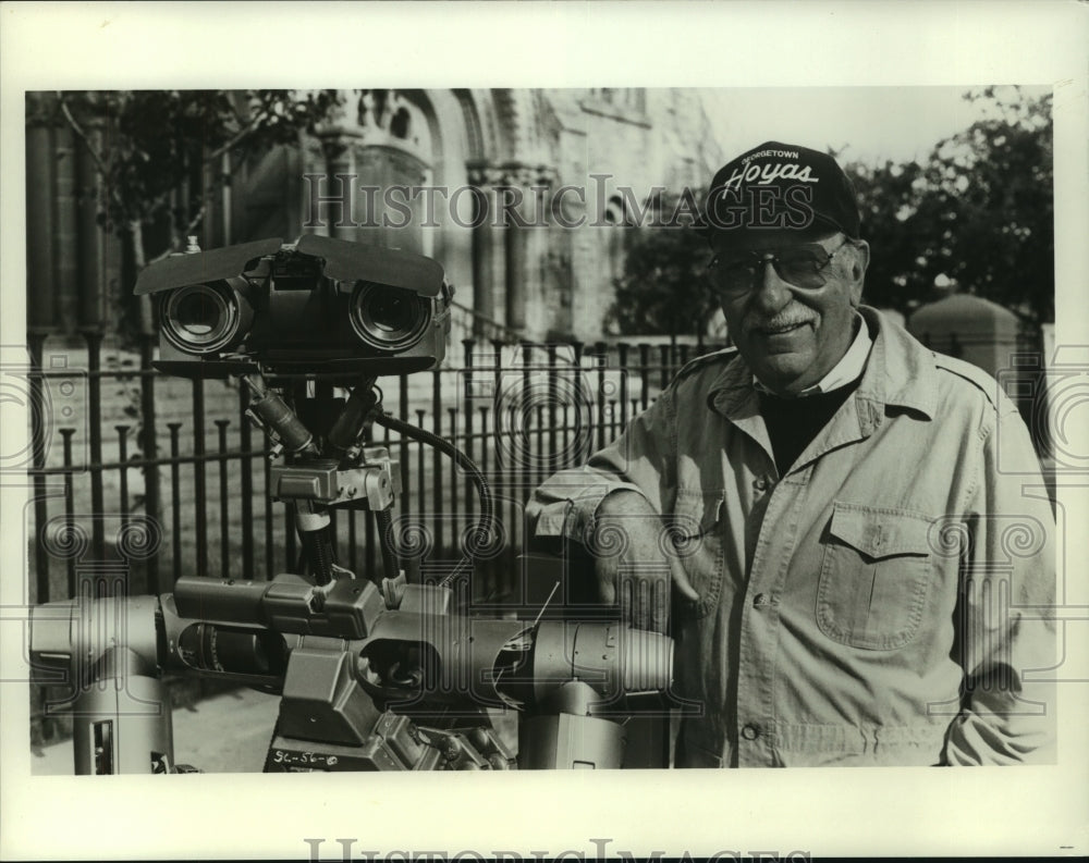 1988 Press Photo David Foster, producer of &quot;Short Circuit&quot; and &quot;Johnny Five.&quot; - Historic Images