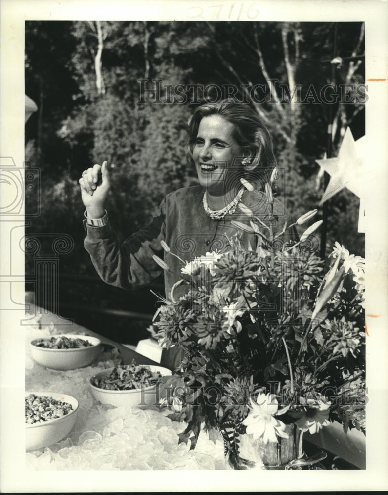 1987 Press Photo Ashley Geary, president of Wings of the Louisiana Nature Center - Historic Images