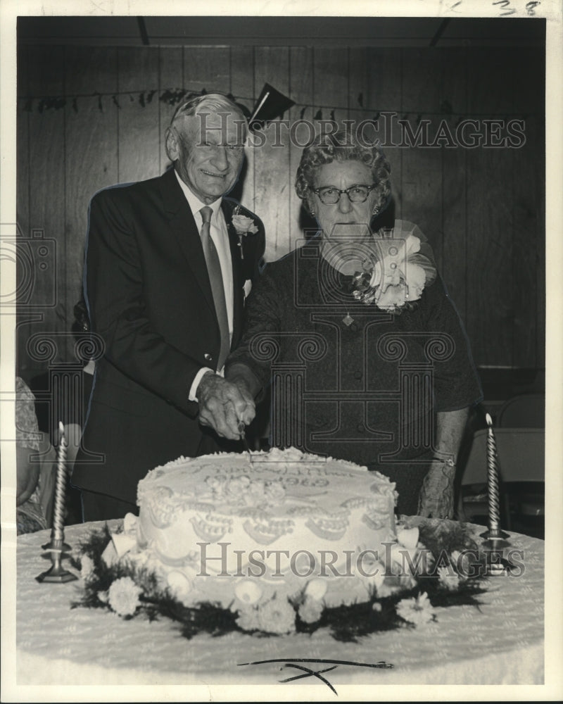 1969 Press Photo Mr. and Mrs. Frank L. Gebhard celebrate 50th anniversary - Historic Images