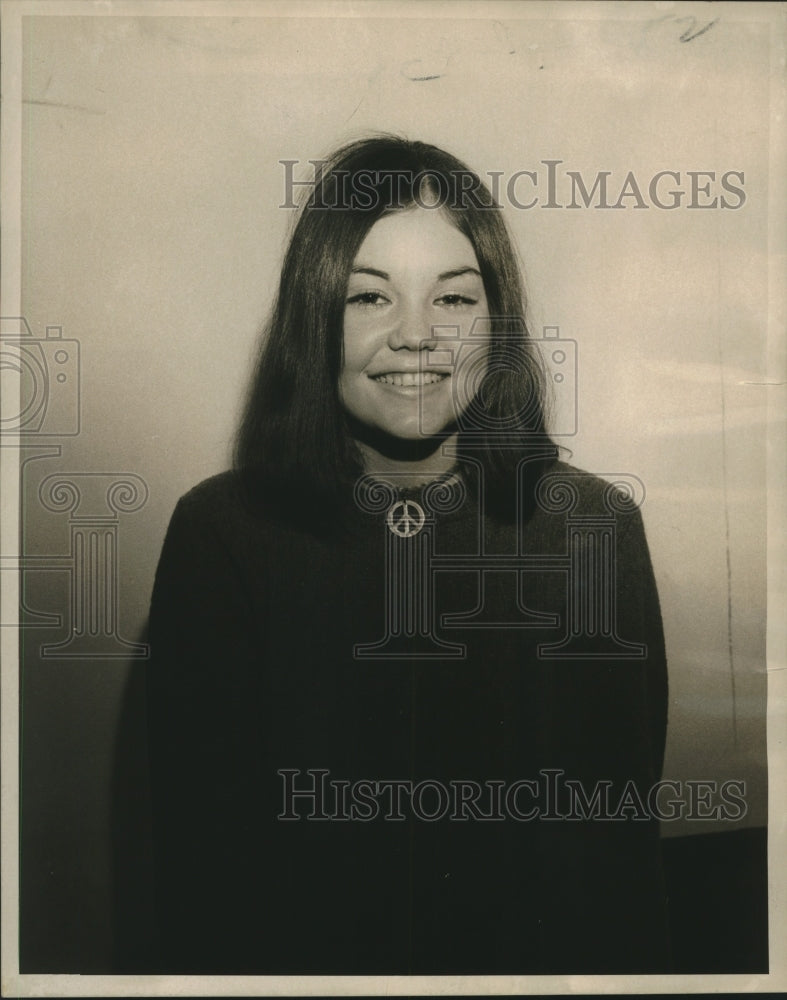 1970 Student Rights committee leader Peggy Anne Garvey - Historic Images