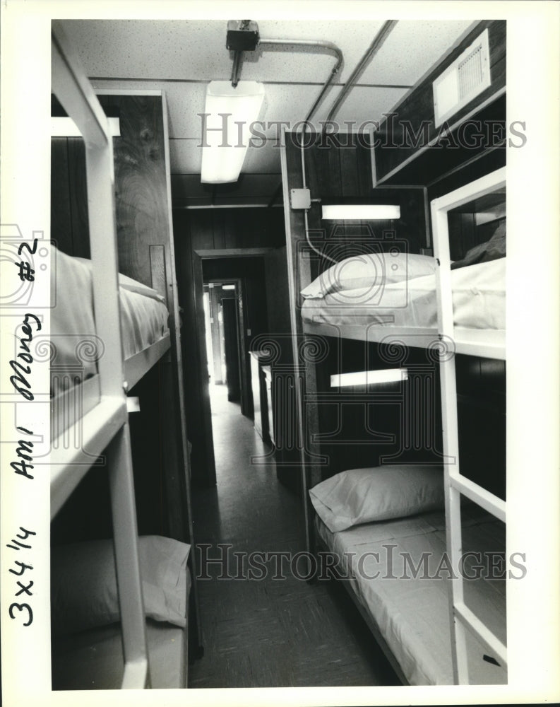 1991 Press Photo Bunkhouses fabricated from cargo containers. - Historic Images