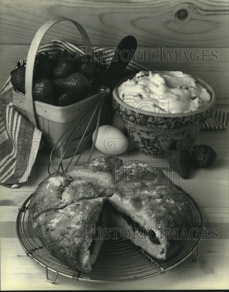 1984 Press Photo Chocolate Strawberry Scone Cake - nob17539 - Historic Images