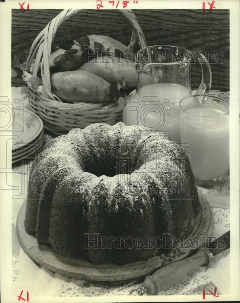 1993 Press Photo Sweet Potato Bundt Cake - Historic Images