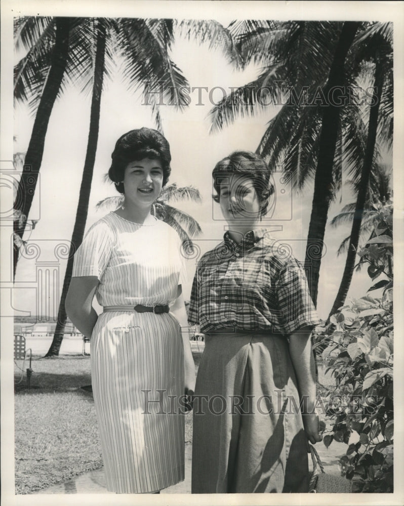 1963 Press Photo Anita Gambino & Sally Fuerst at Sheraton-British Colonial Hotel-Historic Images