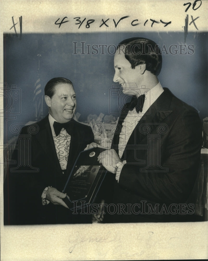 1977 Press Photo Joe Gemellie, Honored- Sales-Marketing Executives Association-Historic Images