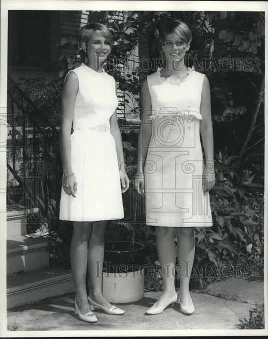 1968 Press Photo Nicette Gensler & Margaret McCausland, Debutantes - nob17735 - Historic Images