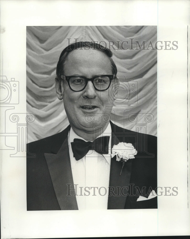 1976 Press Photo Dr. Adolph A. Flores, President, Orleans Parish Medical Society - Historic Images