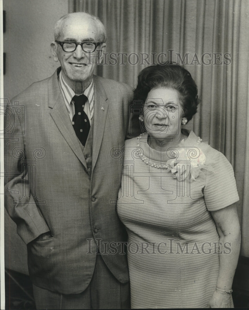 1976 Press Photo Mr. &amp; Mrs. Jules Goldberg celebrate 50th wedding anniversary - Historic Images