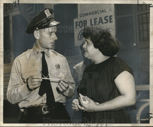 1954 Press Photo Doris Gellman, witness, with Patrolman Harold E. Wilson - Historic Images