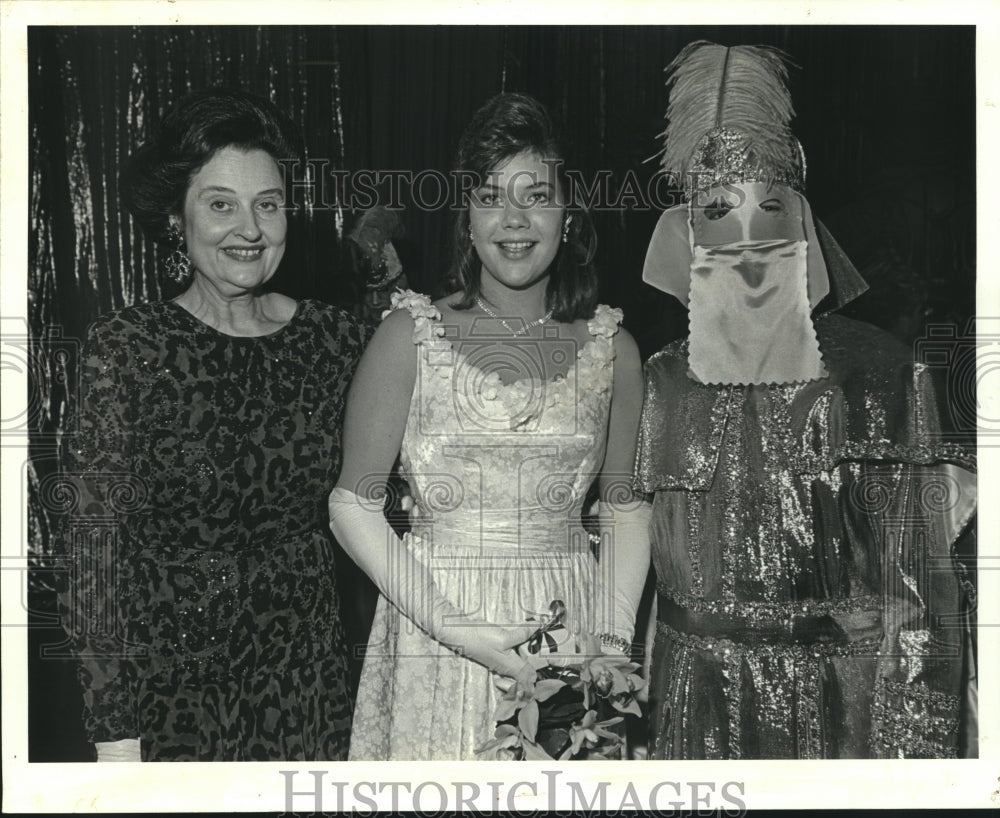 1988 Press Photo Deanie Geary attends party - Historic Images