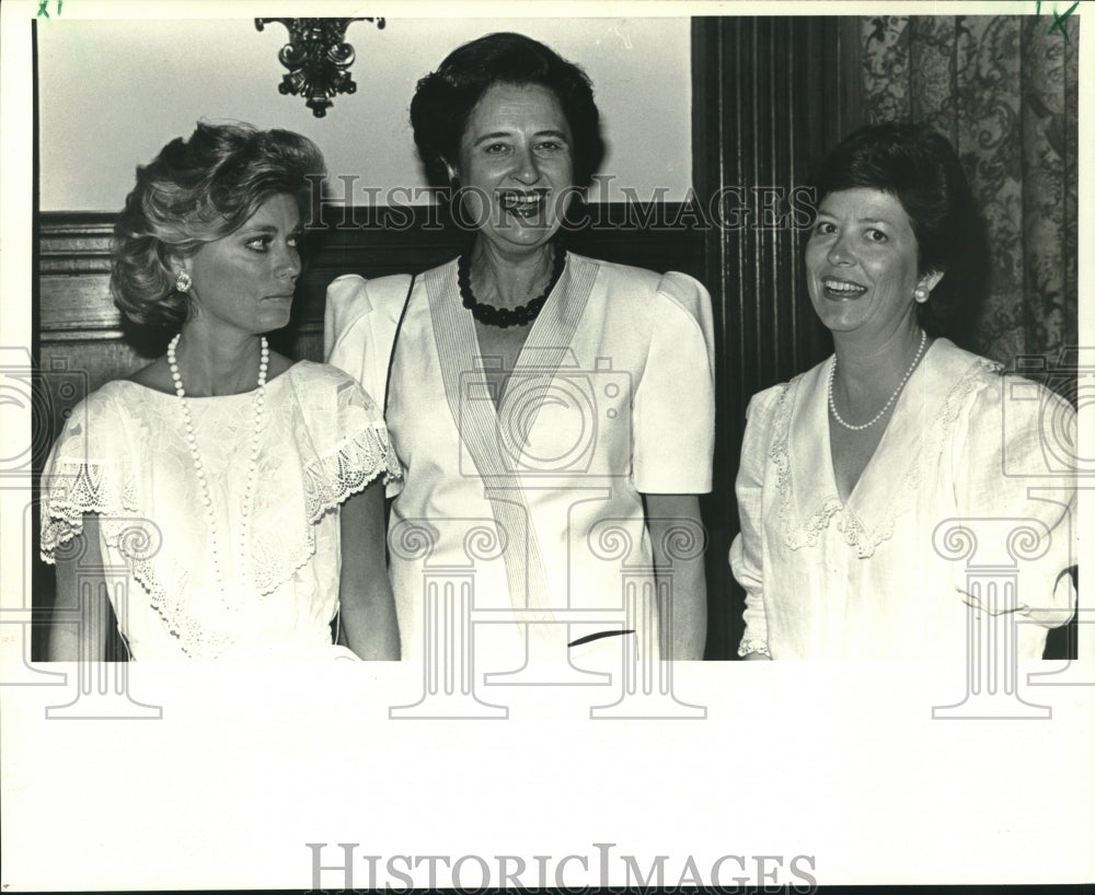 1986 Press Photo Marion Butcher, Deanie Geary, Phyllis Hines - Historic Images