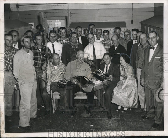 1962 Press Photo Harvey Garel's retirement party from Southern-Pacific Railroad - Historic Images