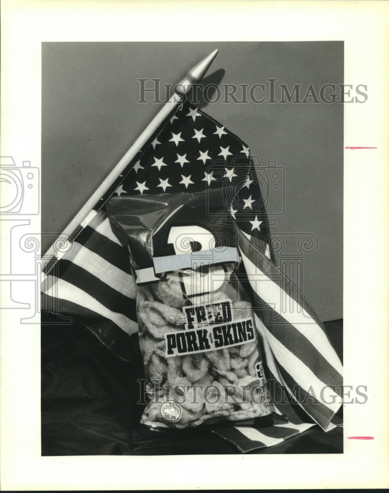 1988 Press Photo George Bush like to eat Fried Pork Skins - Historic Images