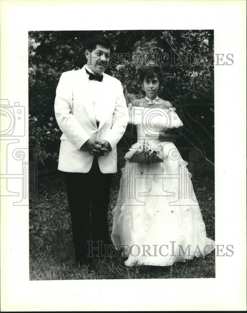 1990 Press Photo Carlos and Sarah Hernandez at The Floral Trail - Historic Images