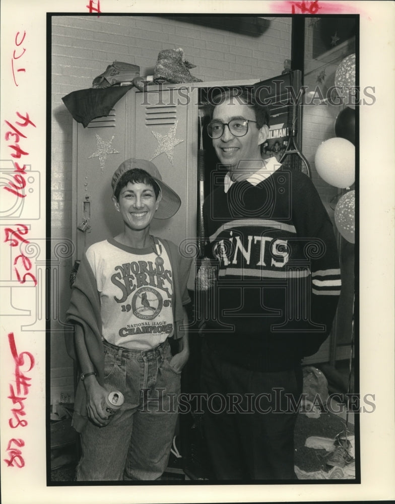 1990 Press Photo Elaine Schwartz and Lou Goode - Historic Images