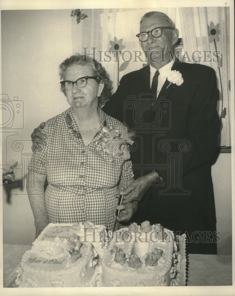 1968 Press Photo Mr. and Mrs. L. J. Gordy Sr. Celebrate 50th Wedding Anniversary - Historic Images